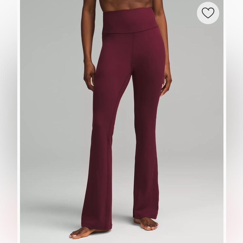 Groove Nulu Super-High-Rise Flared Pant
Short